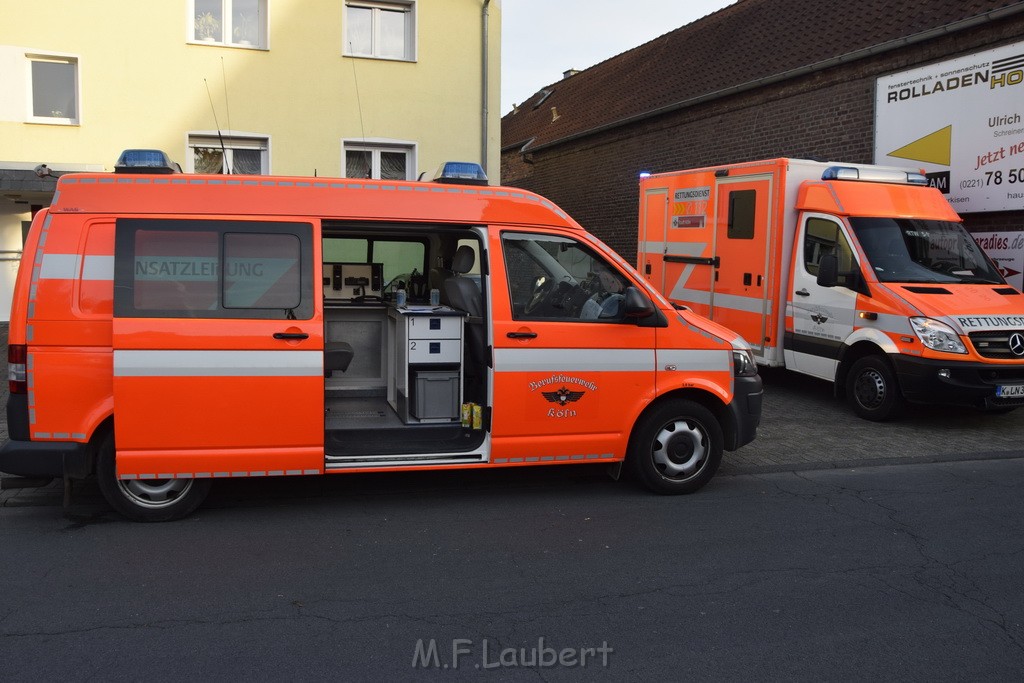 Feuer 2 Vollbrand Reihenhaus Roggendorf Berrischstr P006.JPG - Miklos Laubert